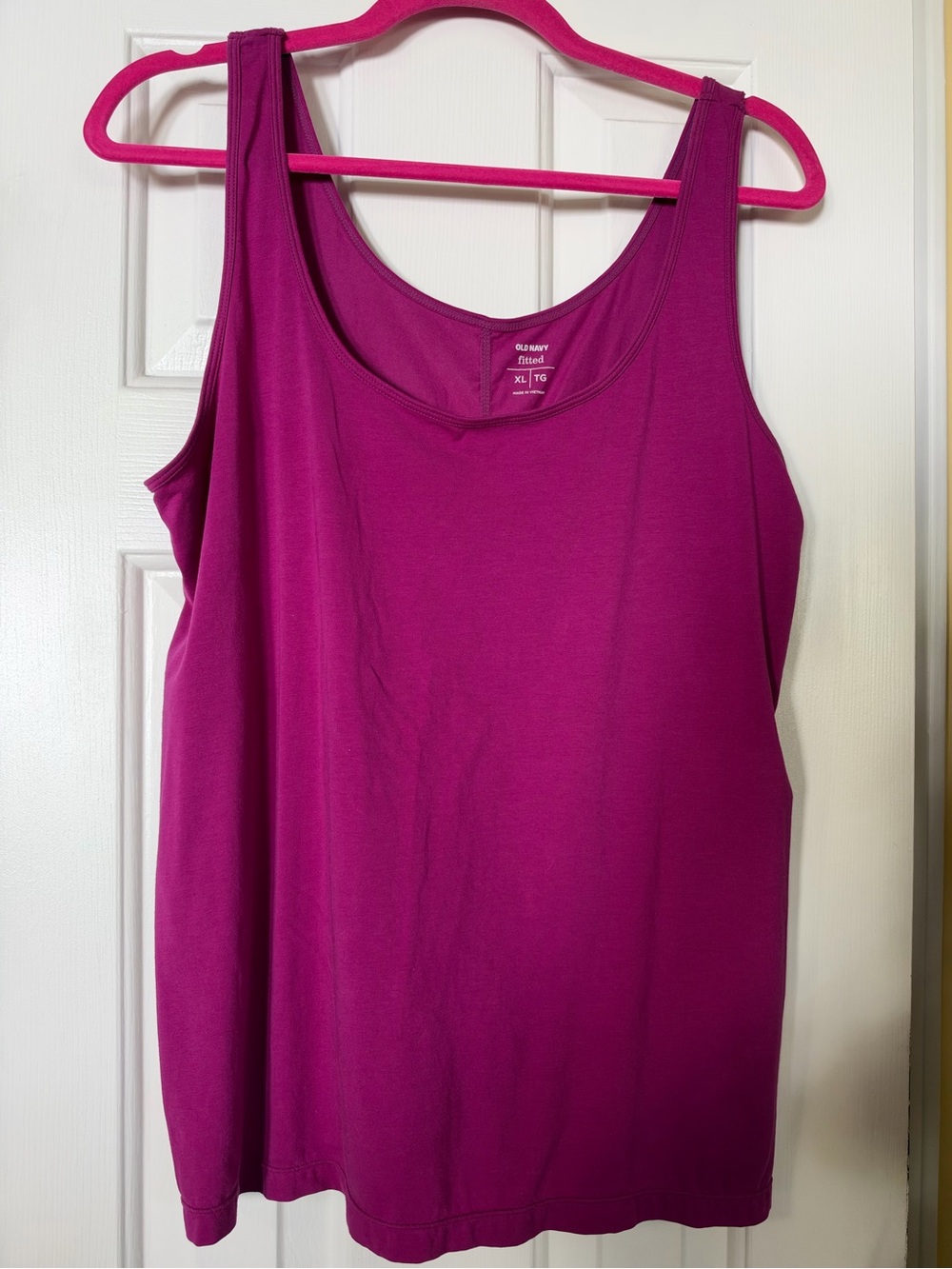 Old Navy Scoop Neck Tank Top